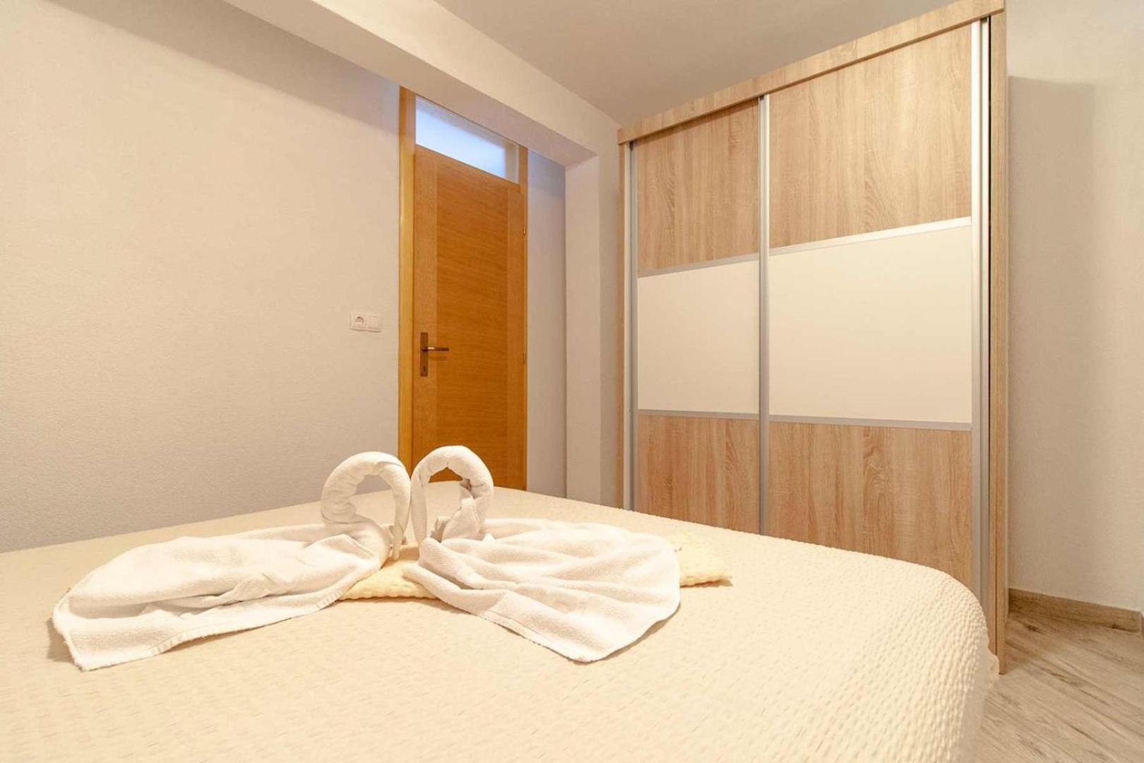 Villa Raguz Sa Privatnom Plazom I Garazom Неум Екстер'єр фото