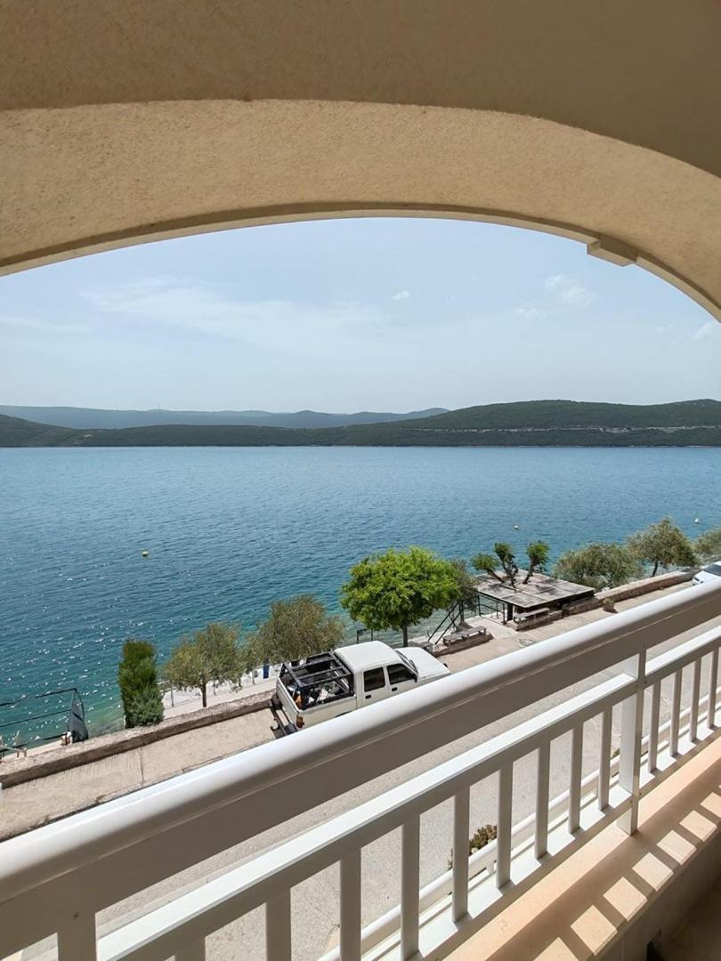Villa Raguz Sa Privatnom Plazom I Garazom Неум Екстер'єр фото