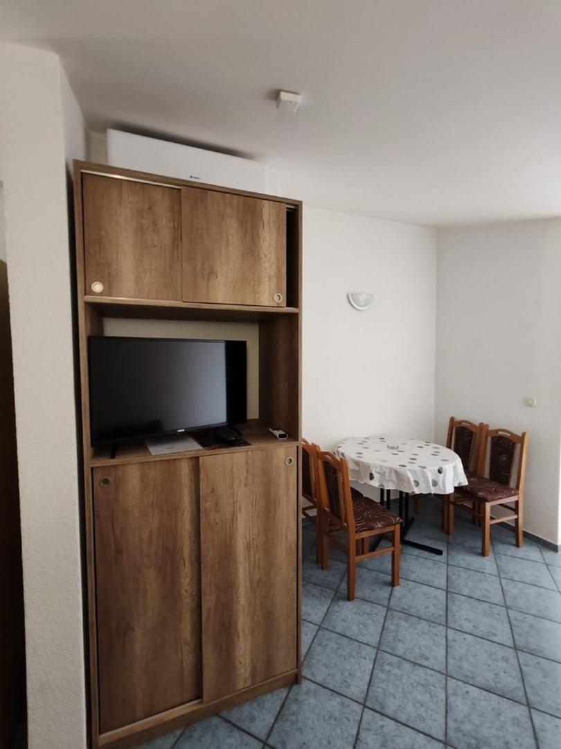 Villa Raguz Sa Privatnom Plazom I Garazom Неум Екстер'єр фото